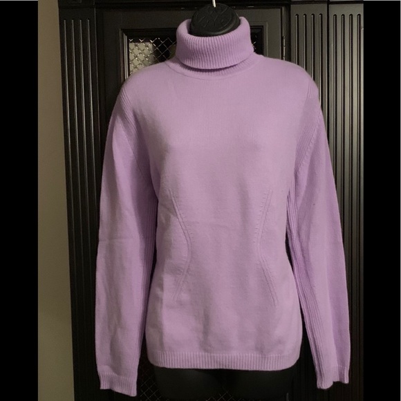 Hathaway Platinum Cashmere Turtleneck 